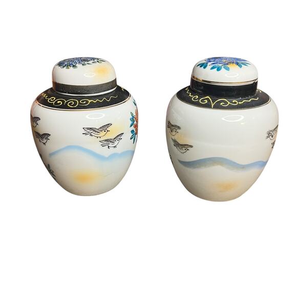 Vtg Small Midcentury Colorful Ginger Jar w Lid Bird Flowers Japan 4.75" Set of 2 - Picture 3 of 9